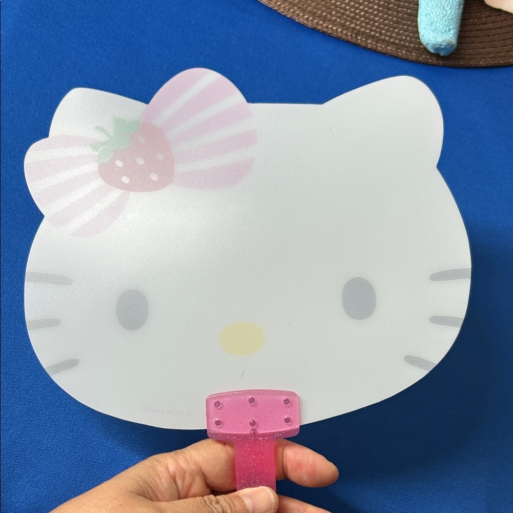 🖤NEW🔺2009 Hello Kitty Pink and White Hand Fan - Picture 6 of 9